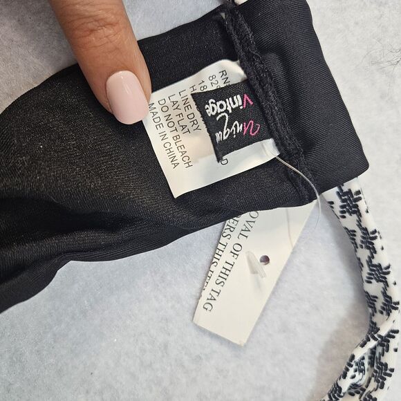 NWT UNIQUE VINTAGE Sz Xs Black & White Houndstooth Molded Cups Adjust Straps - Picture 3 of 3